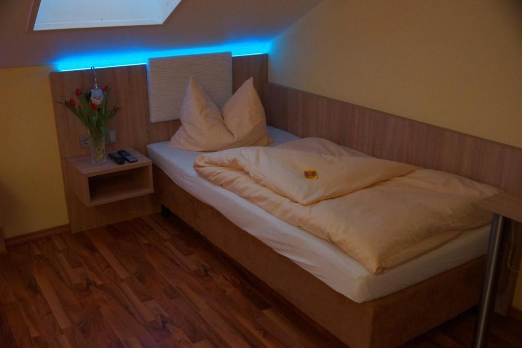 Hotel Garni Kleindienst Ursensollen Δωμάτιο φωτογραφία